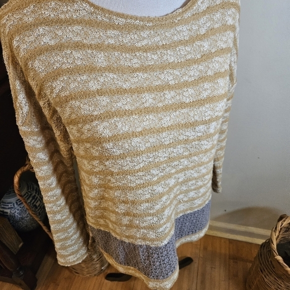 COMME toi pullover lightweight long sleeve sweater size s. - Picture 2 of 8